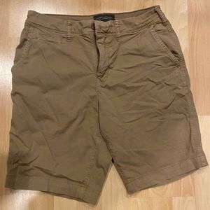 Men’s American Eagle khaki shorts